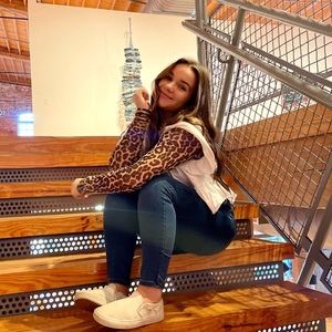 Meet your Posher, Macy